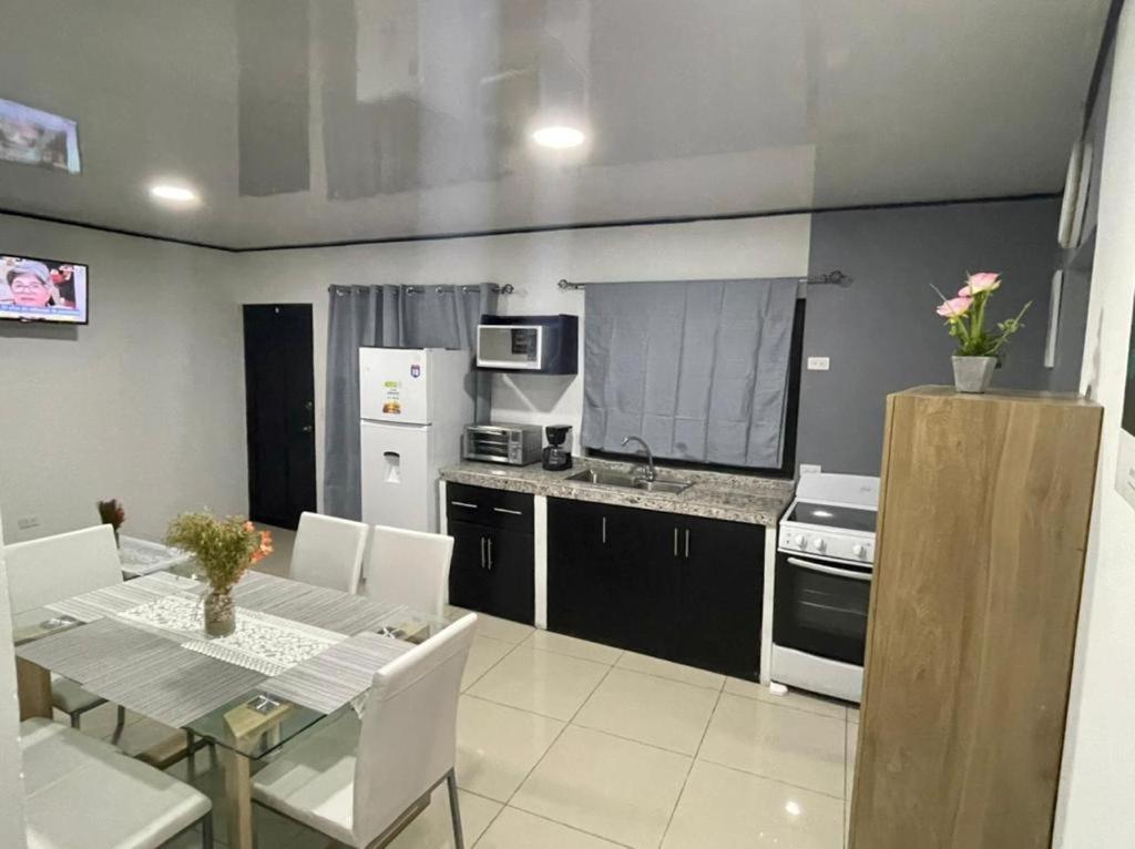 Apartamentos Cielo #1, Airport Juan Santamaria Alajuela Екстериор снимка